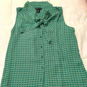 Jones New York Sleeveless Geometric Print Tie Blouse